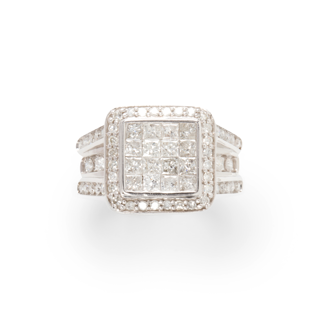 Appraisal: A DIAMOND AND FOURTEEN KARAT WHITE GOLD RING A diamond