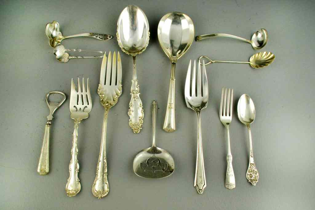 Appraisal: Pcs Sterling SilverwareConsisting of serving spoons and forks cake servers