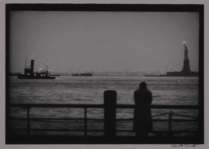 Appraisal: ELLIOTT ERWITT b UNTITLED STATUE OF LIBERTY Gelatin silver print