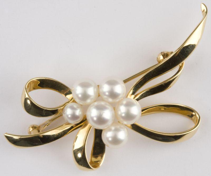 Appraisal: Lady's KT Mikimoto Pearl Brooch of stylized bow form set