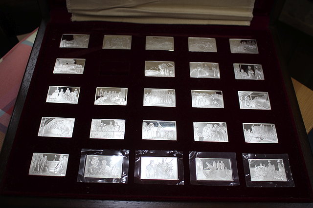 Appraisal: A PART SET OF SILVER COMMEMORATIVE INGOTS Elizabeth Our Queen