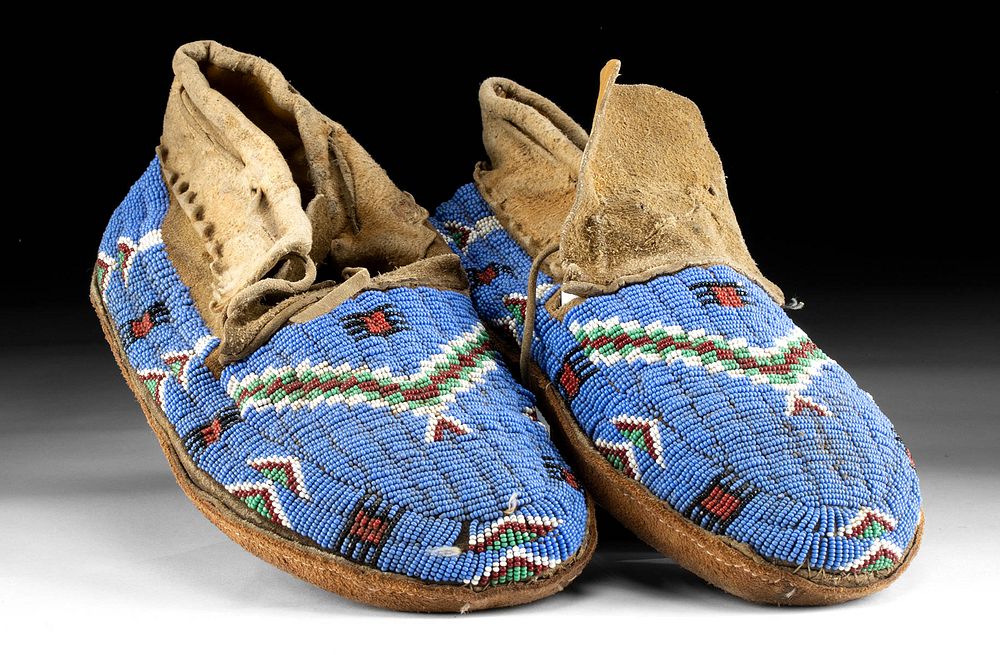 Appraisal: Pair of th C Sioux Beaded Leather Moccasins Native American