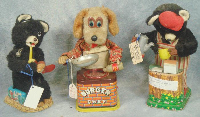 Appraisal: Lot of three Battery Operated toys bears and one dog