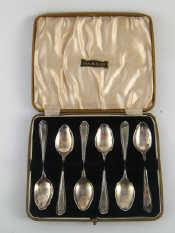 Appraisal: A boxed set of silver feather edged coffee spoons by