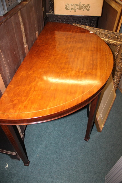 Appraisal: A PAIR OF TH CENTURY MAHOGANY D-END DINING TABLES with