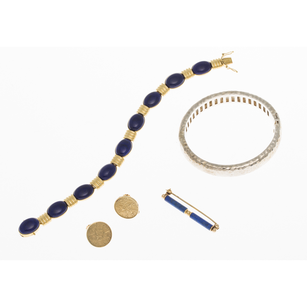 Appraisal: A collection of gem set jewellery to include a lapis