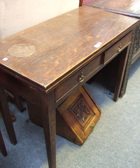 Appraisal: A th century oak fold-over tea table the top above