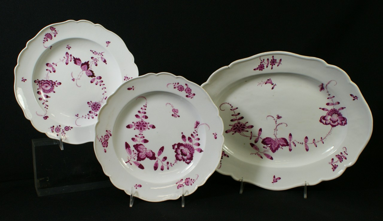 Appraisal: Meissen oval platter and round plates in the purple Indian