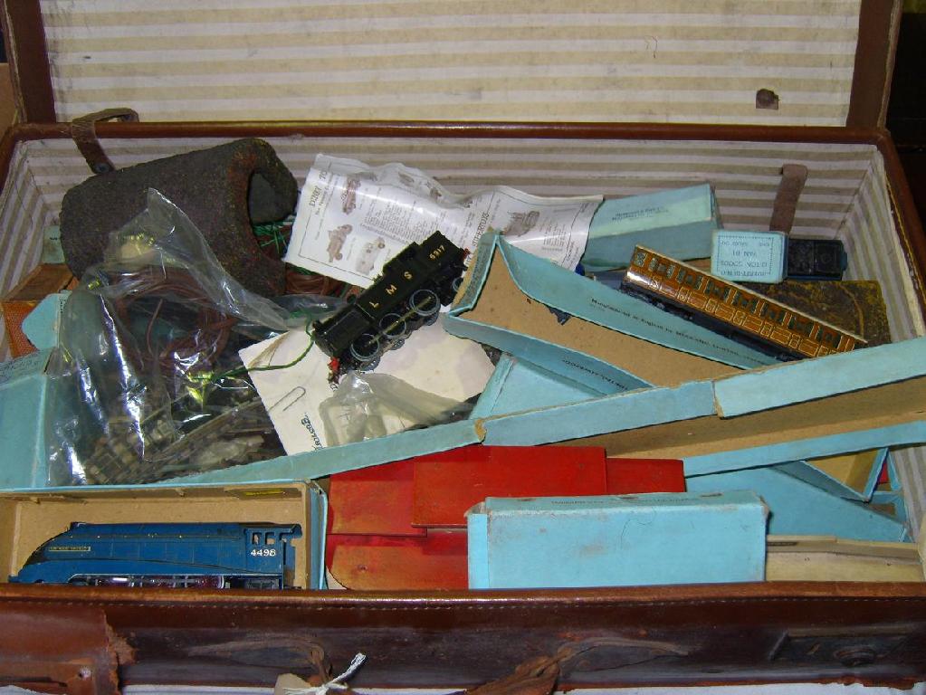 Appraisal: A suitcase containing a quantity of Hornby Dublo gauge model