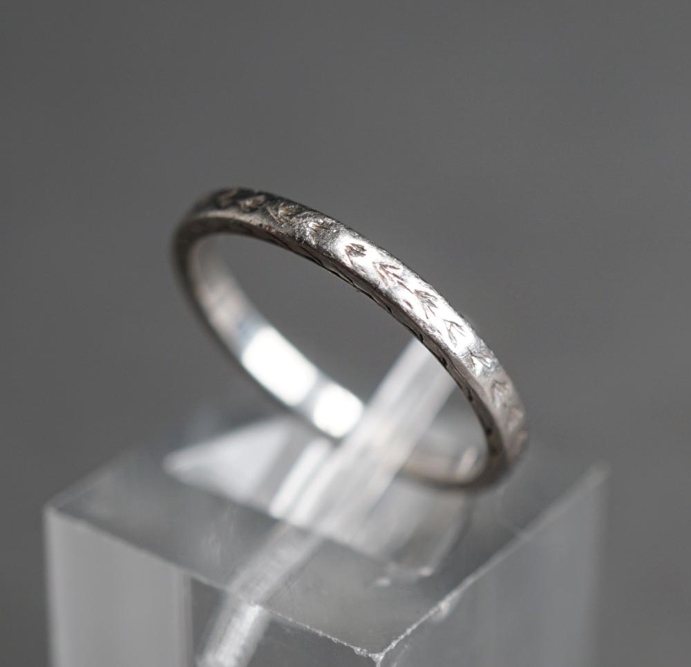 Appraisal: -Karat White-Gold Band dwt Size