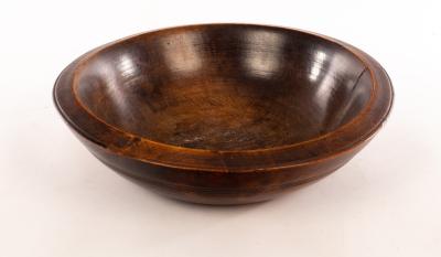 Appraisal: A Welsh turned elm dairy bowl cm diameter