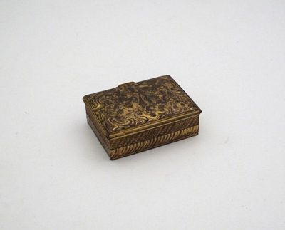 Appraisal: A late th century gilt metal snuff box probably English