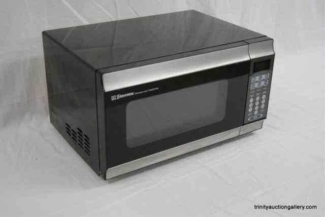 Appraisal: Emerson Counter Top Digital Microwave OvenFrom the estate is a