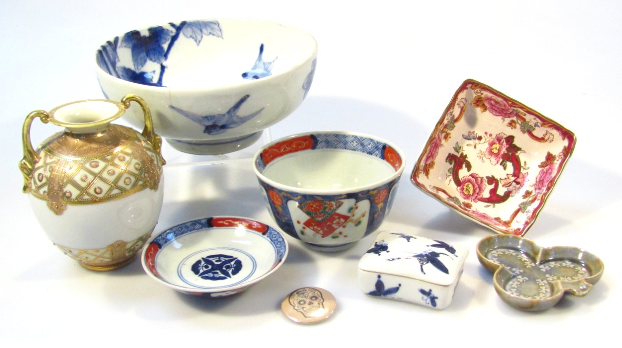 Appraisal: Various oriental china to include Chinese Imari tea bowl on