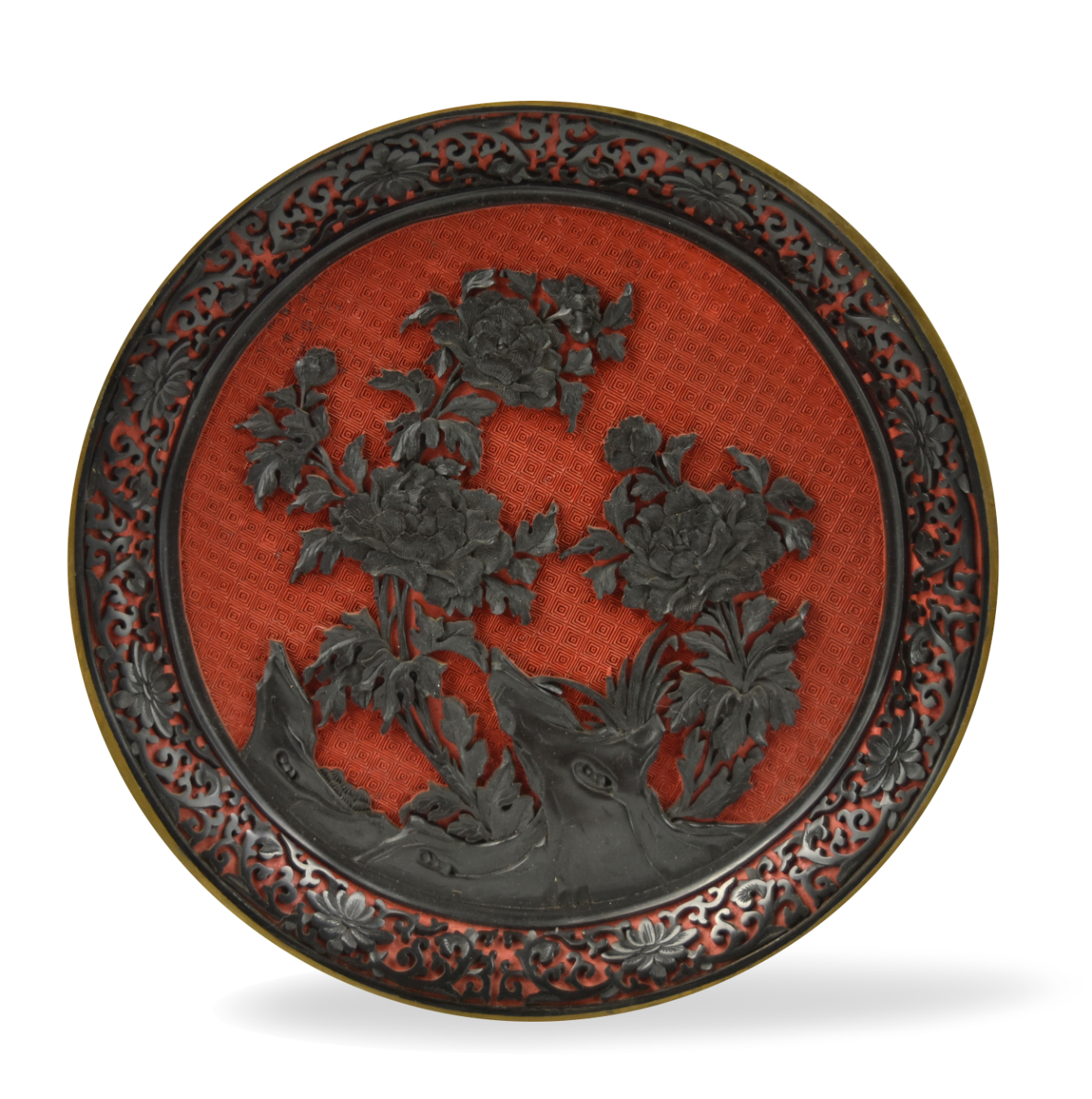 Appraisal: Chinese th C a lacquered ware plate in red and