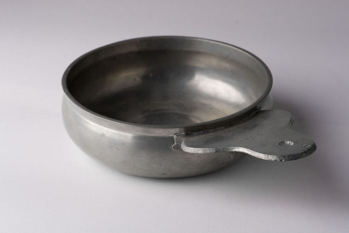 Appraisal: PEWTER PORRINGER THOMAS MELVILLE - Newport Rhode Island - Maker's