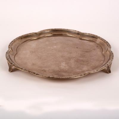 Appraisal: A silver salver Elkington Co Birmingham of lobed outline with