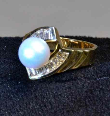 Appraisal: A Ladies K Cultured Pearl And Diamond RingA Central cultured