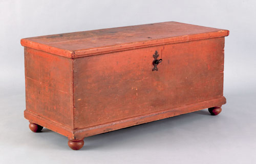 Appraisal: Pennsylvania stained pine blanket chest ca retaining an exceptional pair