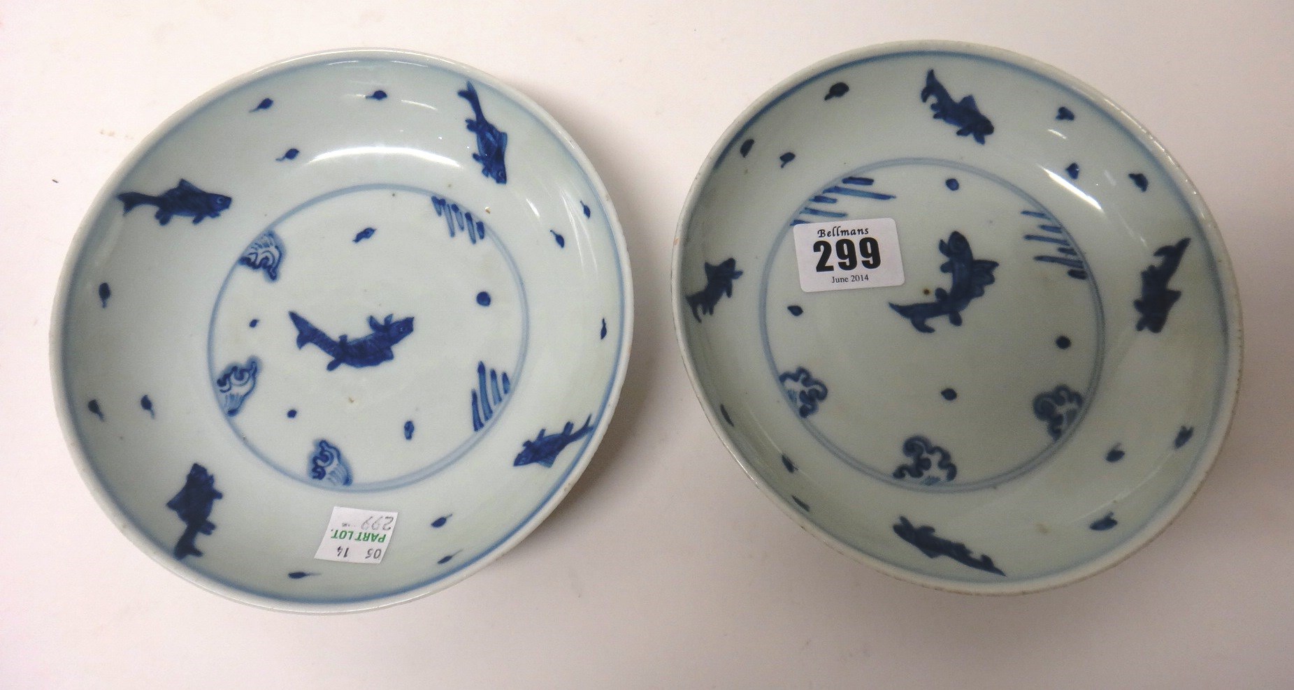 Appraisal: A pair of small Chinese blue and white dishes early