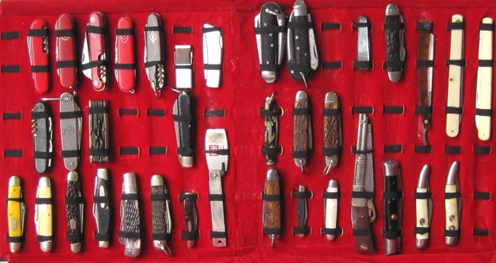 Appraisal: COLLECTION OF THIRTY FIVE FOLDING POCKET KNIVES including automatics Swiss