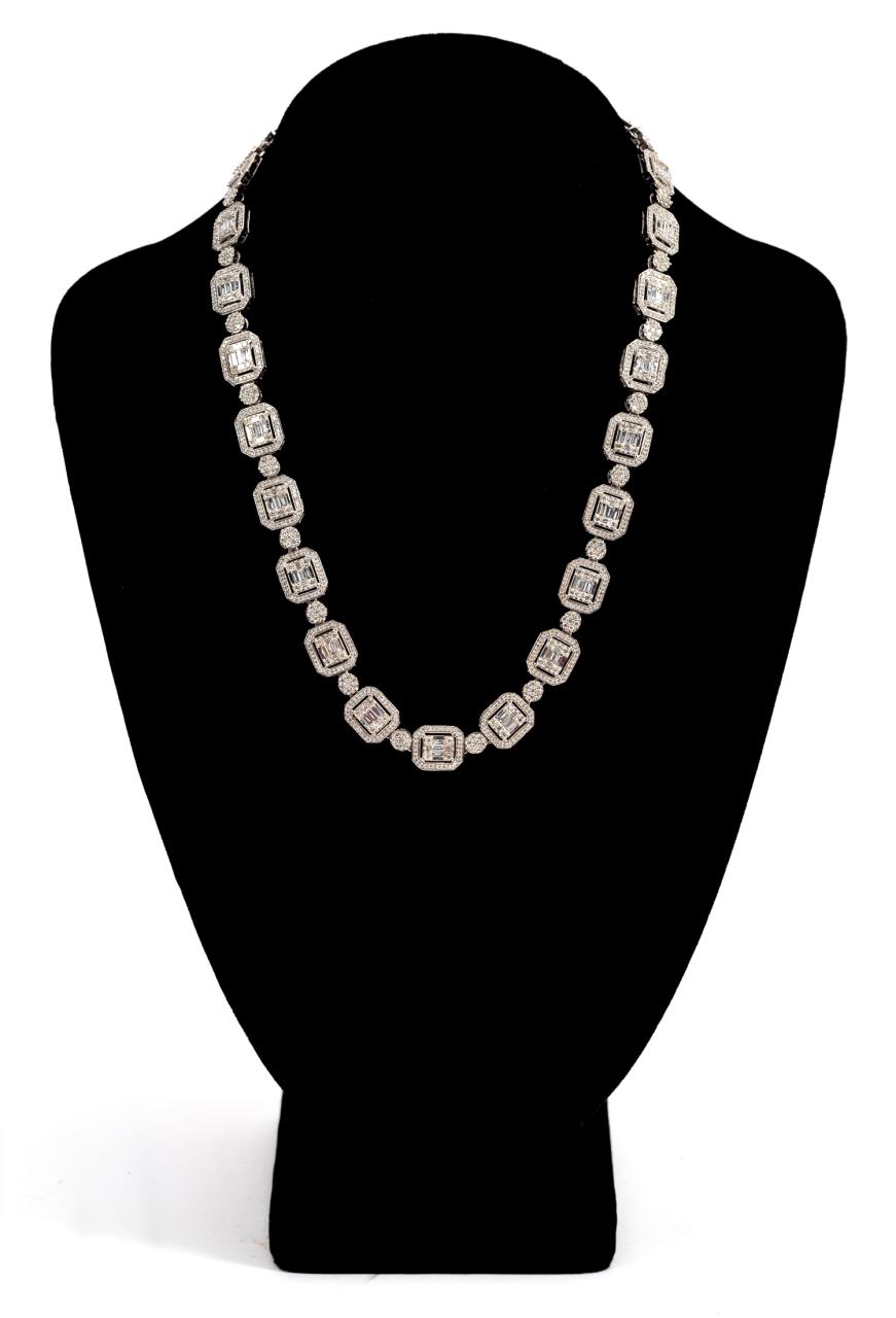 Appraisal: K WHITE GOLD CTW DIAMOND LINK NECKLACE Modern k white