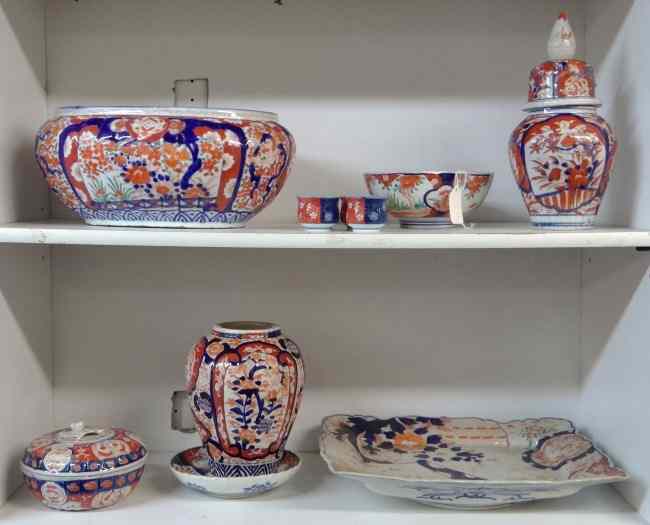 Appraisal: Lot pcs misc Imari porcelains including dishes '' bowl covered