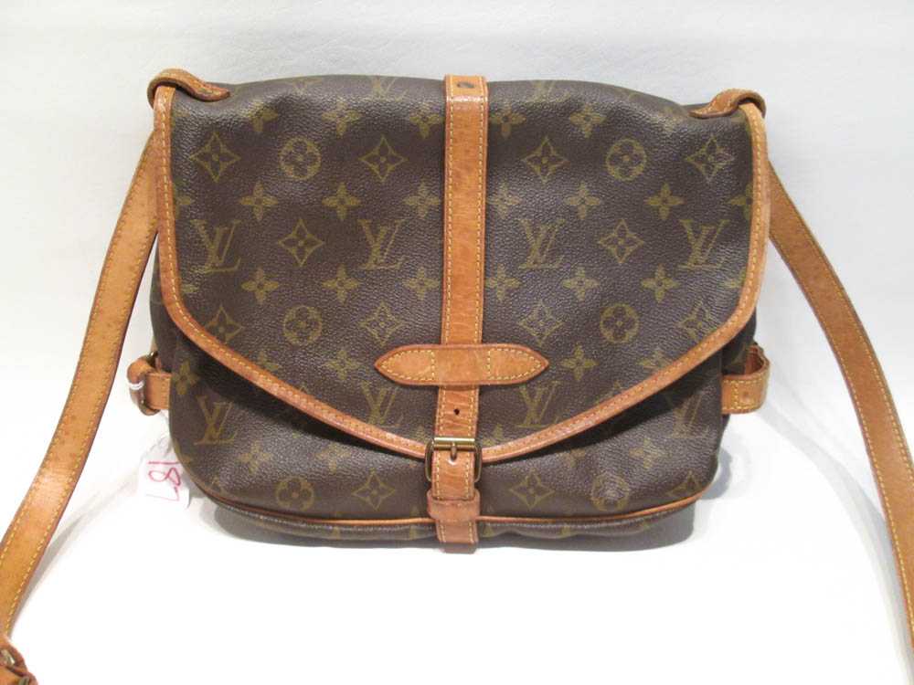 Appraisal: LOUIS VUITTON ATTRIBUTED SAUMUR CROSS BODY HANDBAG marked AR Dimensions