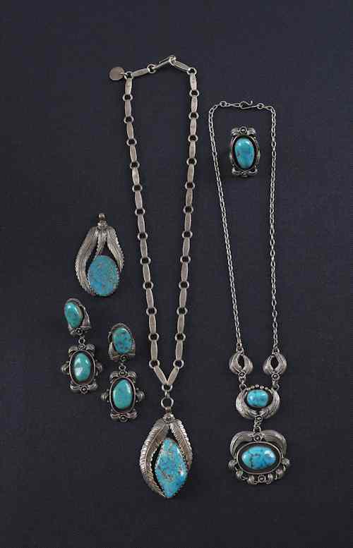 Appraisal: Santo Domingo sterling and turquoise necklace and extra pendant with