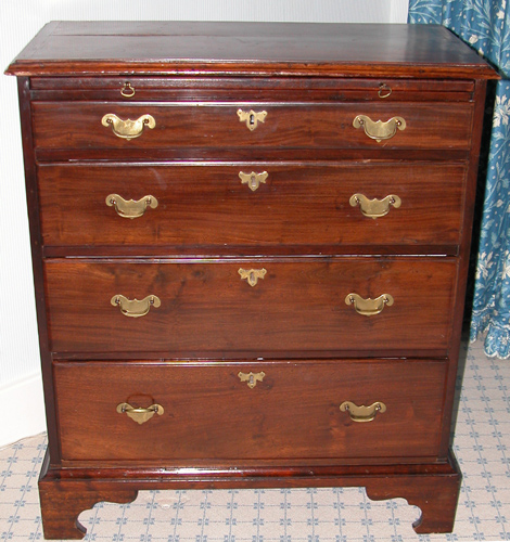 Appraisal: Georgian Mahogany Graduated Four Drawer Bachelor's Chest with Slide and