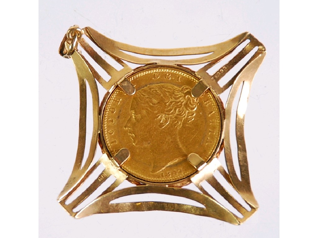 Appraisal: VICTORIAN GOLD SOVEREIGN loose framed as a pendant in a