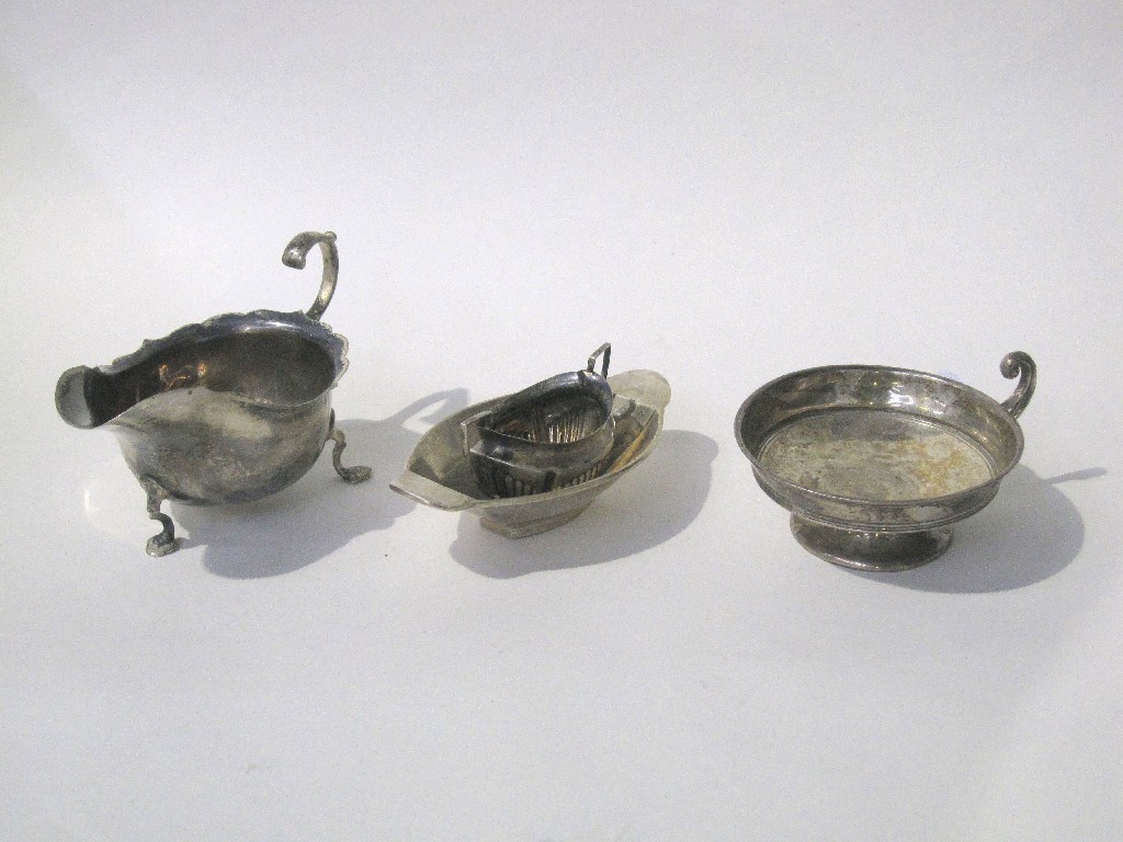 Appraisal: Mixed lot of silver - two dishes a salt and