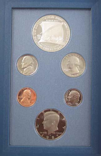 Appraisal: A COLLECTION OF U S SILVER BULLION COINS Washington half