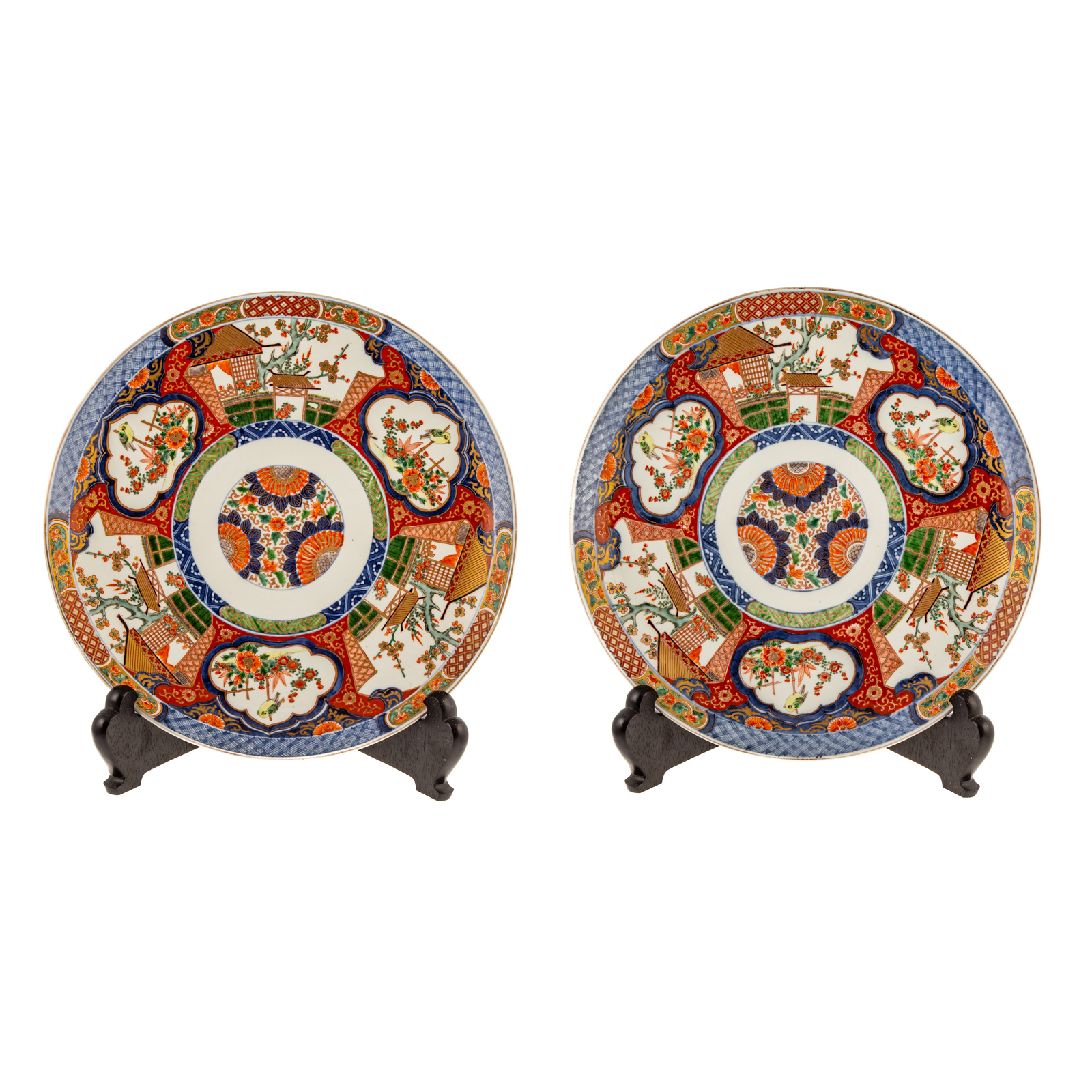 Appraisal: A PAIR OF JAPANESE IMARI CHARGERS Late th century large