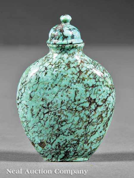 Appraisal: A Chinese Spider Web Turquoise Snuff Bottle spade form body