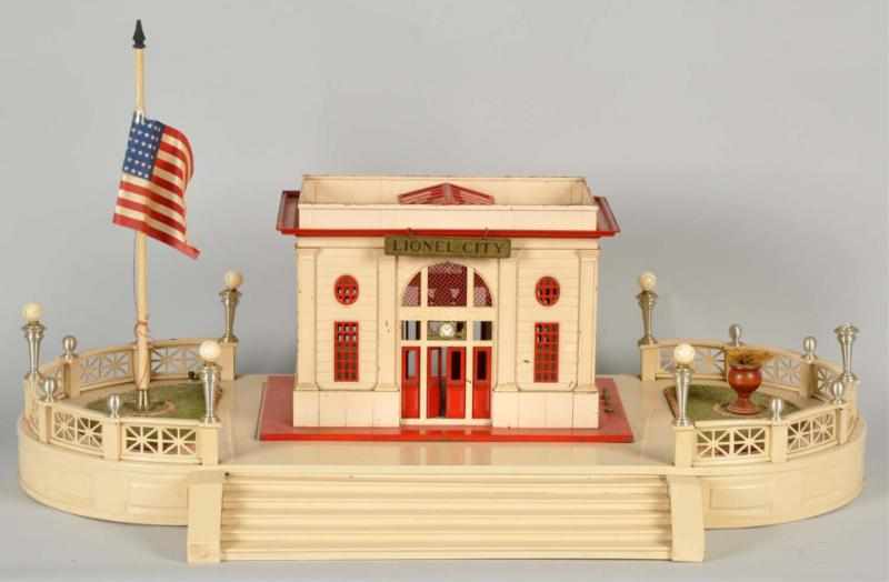 Appraisal: Lionel Standard Gauge City Station on Terrace American Terrace is