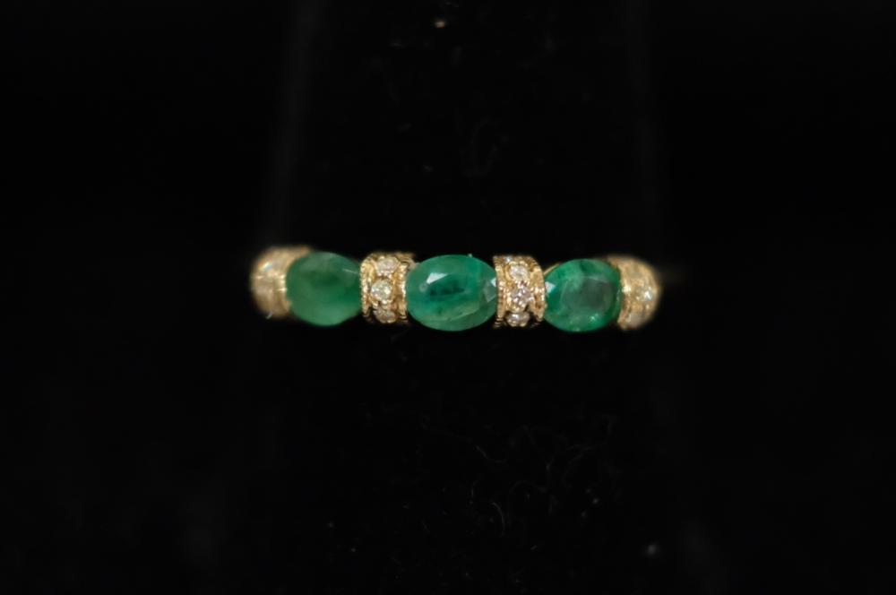 Appraisal: K YG EMERALD DIAMOND RING SZ k Yellow gold CTTW