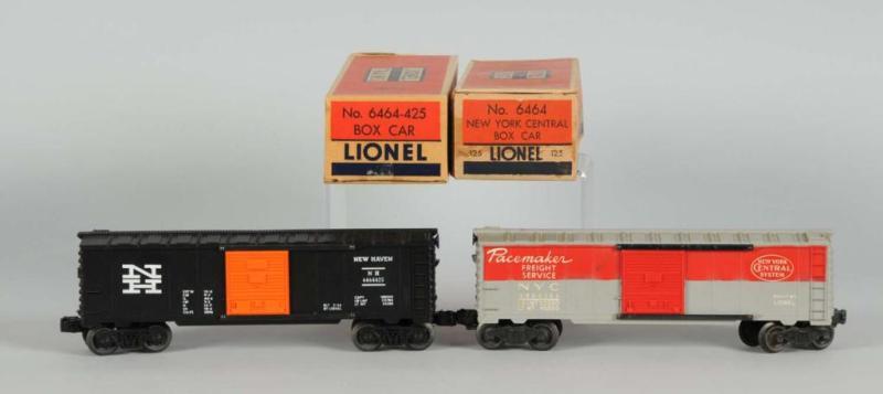 Appraisal: Pair of Lionel No O-Gauge Boxcars Description Post-war Includes -