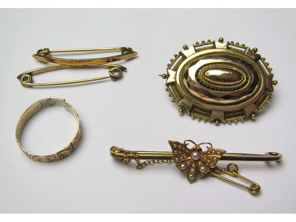 Appraisal: Lot comprising Victorian remembrance brooch three gold bar brooches and