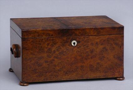 Appraisal: VICTORIAN BURL TEA CADDY The hinged lid opening to removable