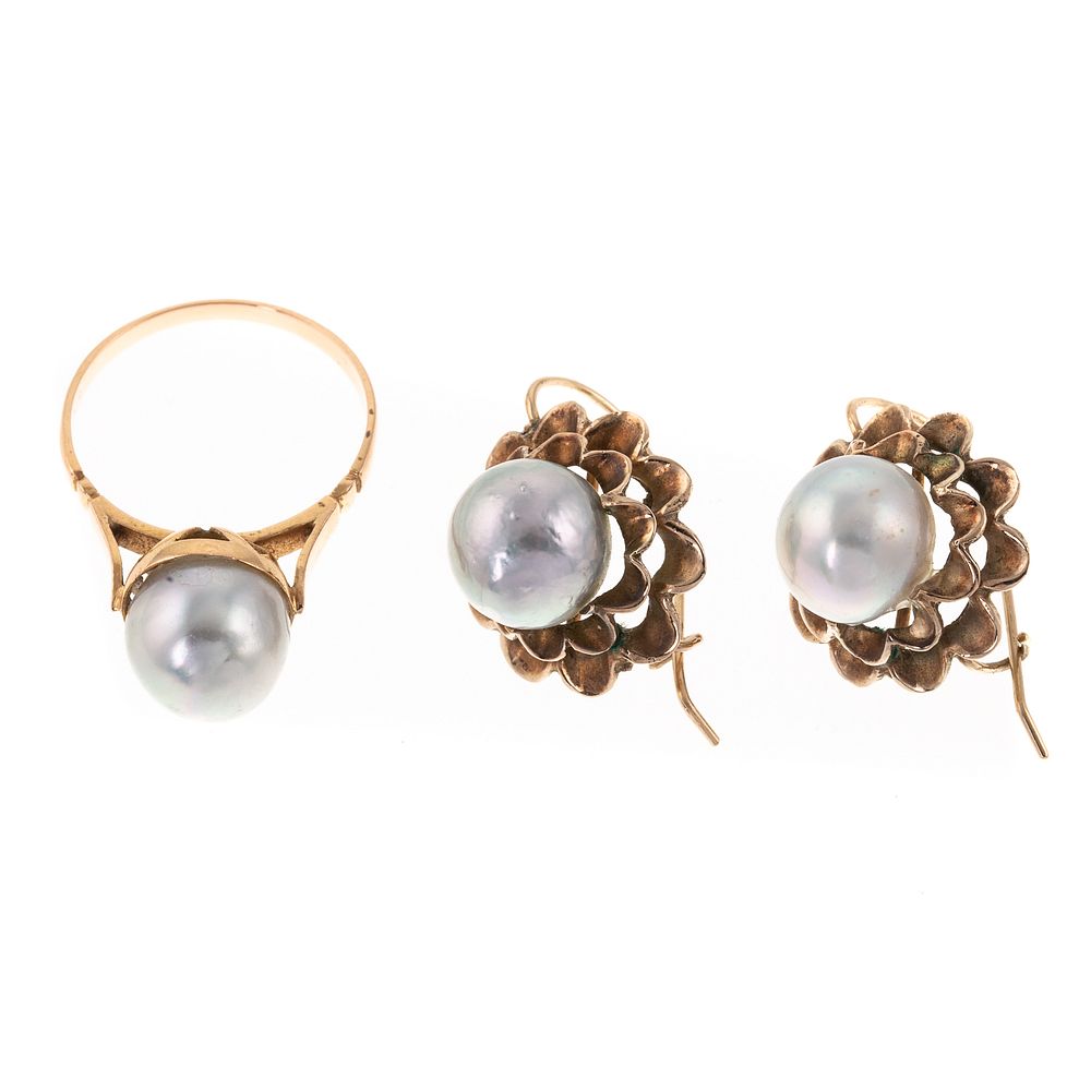 Appraisal: An K Yellow Gold Pearl Ring Earrings K yellow gold