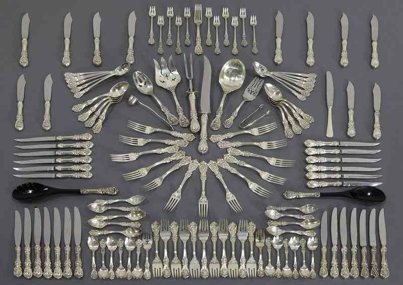 Appraisal: Pc Reed and Barton ''Francis I'' sterlingsilver flatware including dinner