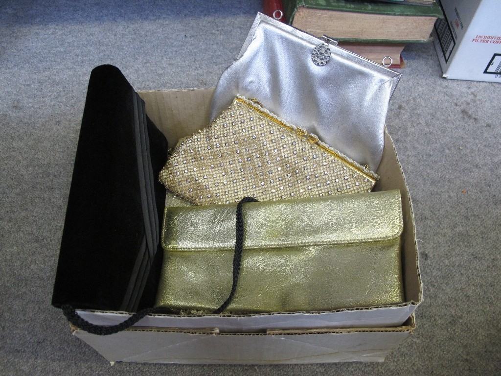 Appraisal: A box of assorted purses and handbags