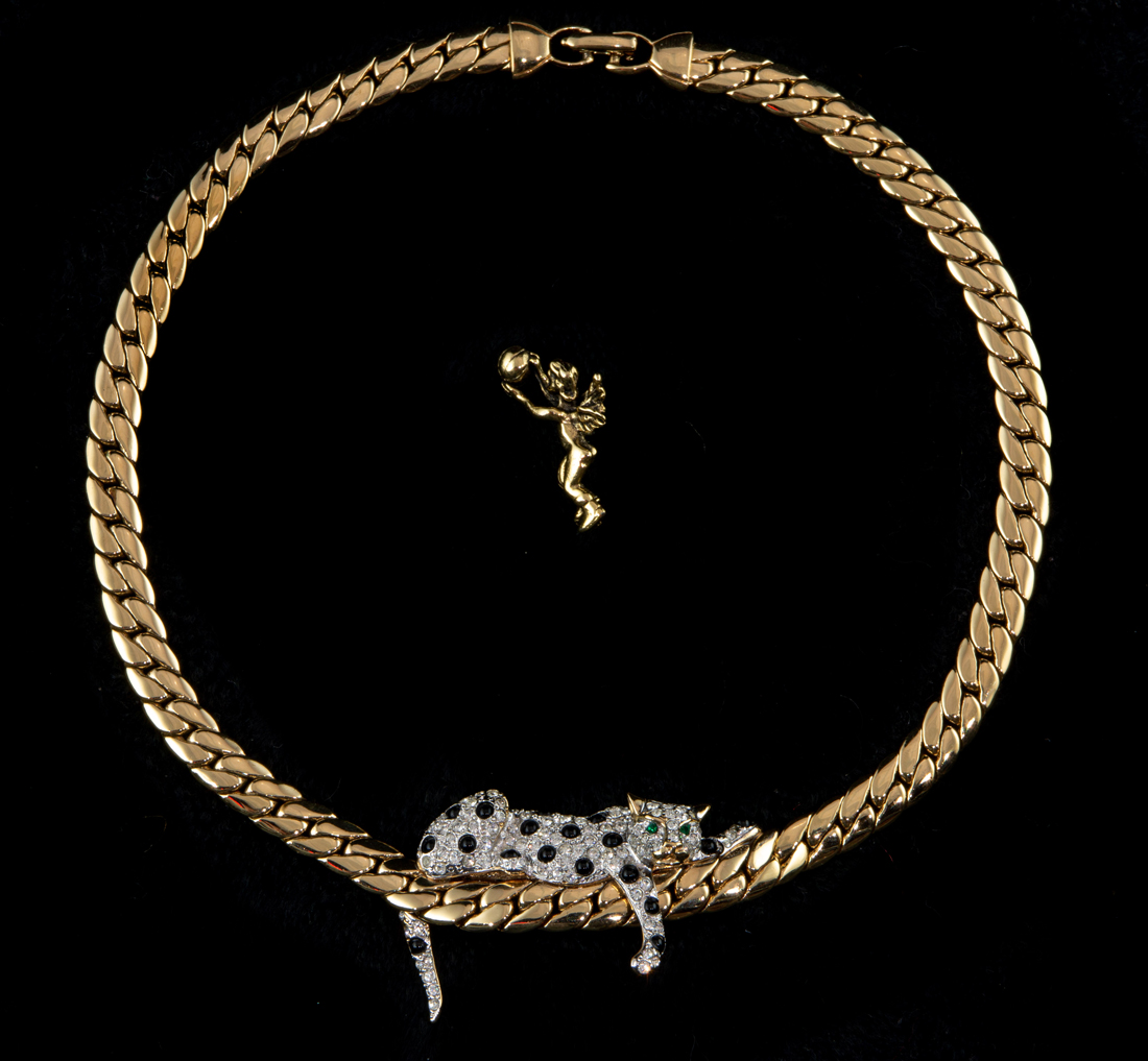 Appraisal: COSTUME RHINESTONE MOUNTED LEOPARD GILT METAL LINK CHAIN L Costume