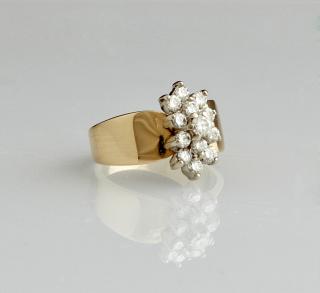 Appraisal: Lady's K Yellow Gold Dinner Ring with two round diamond