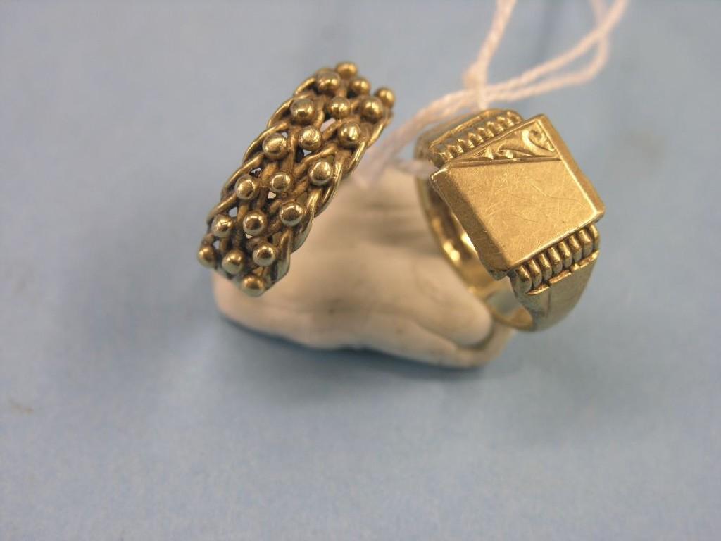 Appraisal: A ct gold signet ring grams and a gentleman's ct