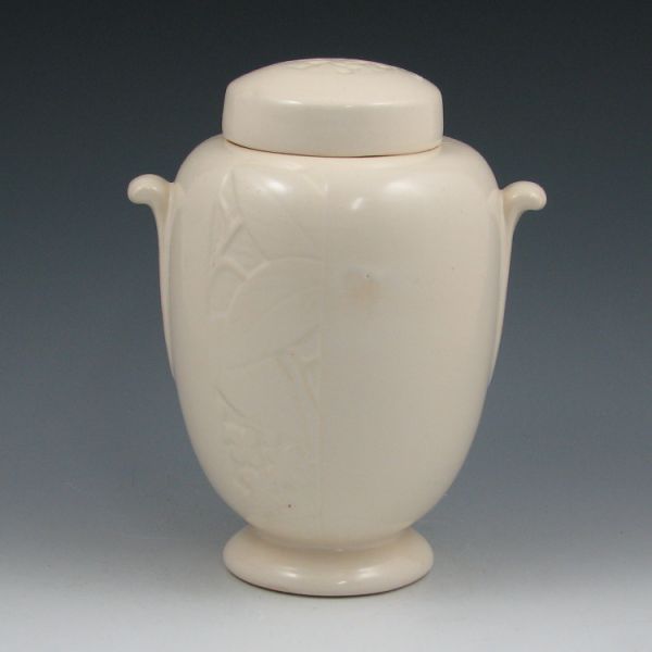 Appraisal: Weller Ivoris lidded ginger jar Marked Weller Pottery in script