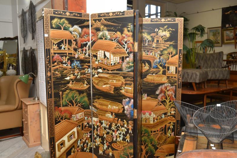 Appraisal: A FOUR PANEL PAINTED ORIENTAL SCREEN A FOUR PANEL PAINTED