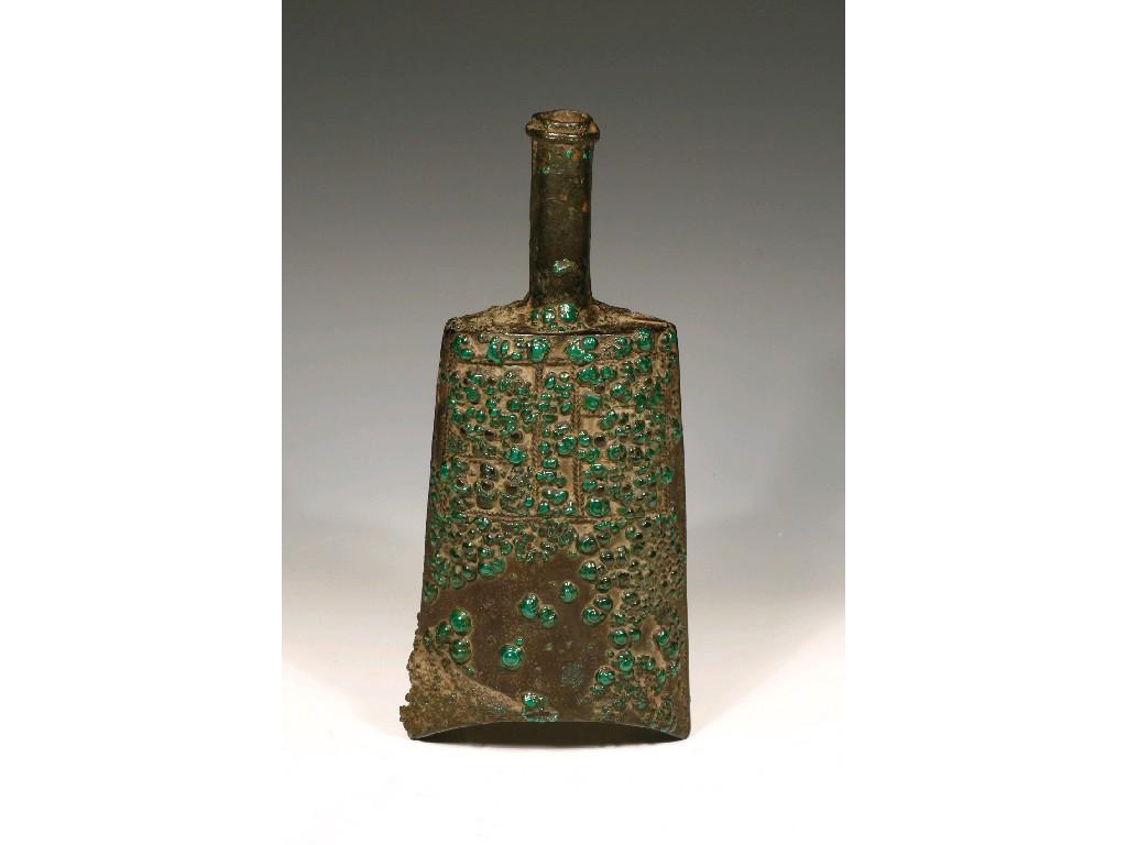 Appraisal: A CHINESE ARCHAIC BRONZE BELL of Pien Chung form each