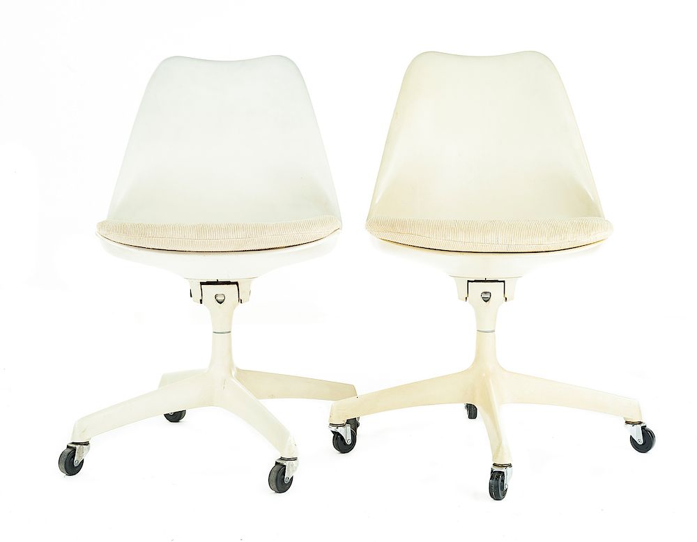 Appraisal: Pair of Mid-Century Tulip Chairs on Wheels DESCRIPTION Pair of